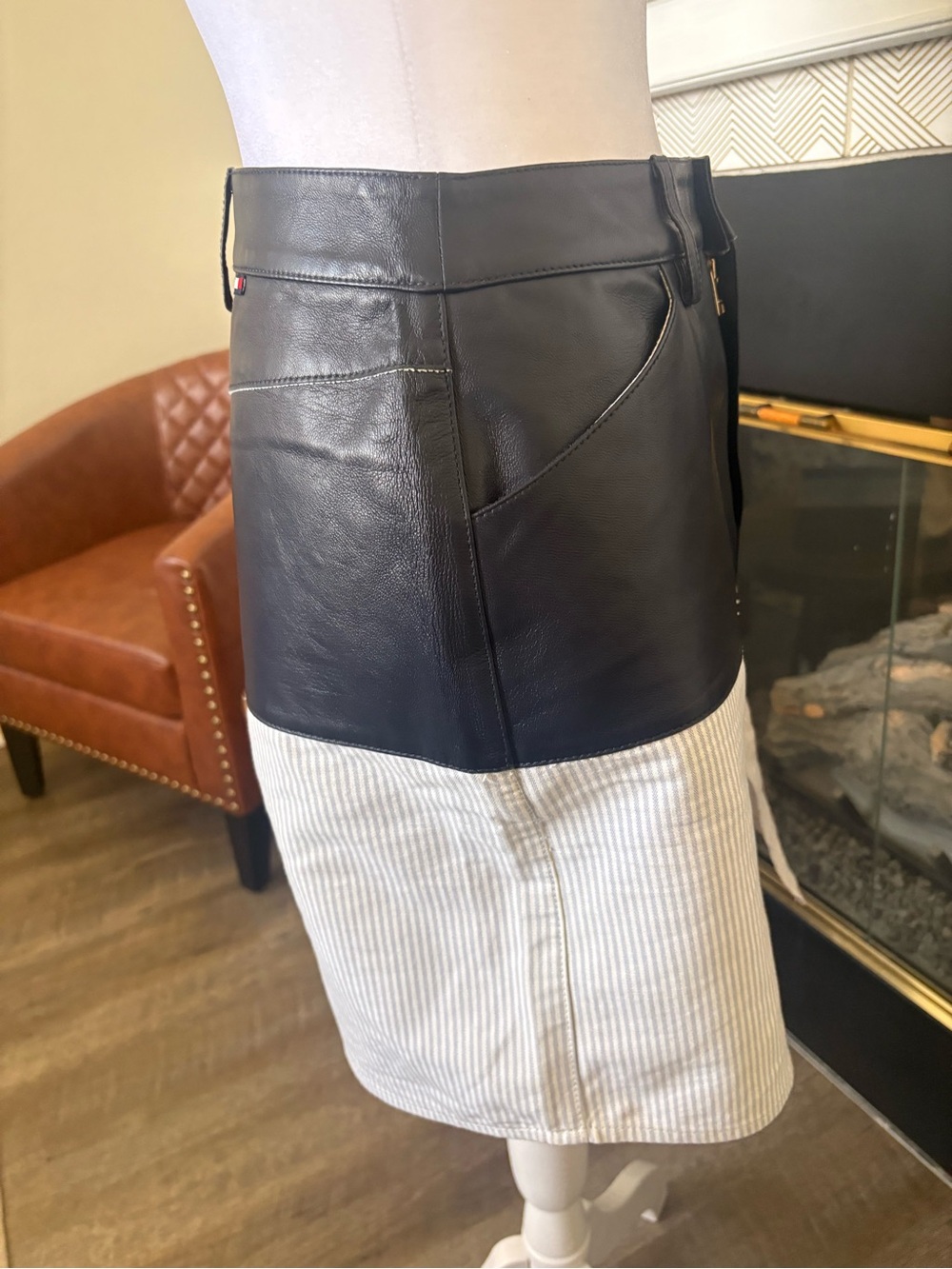 Rare Tommy Hilfiger sample lamb Leather and White Pinstripe Two-Tone Mini skirt - Picture 4 of 13